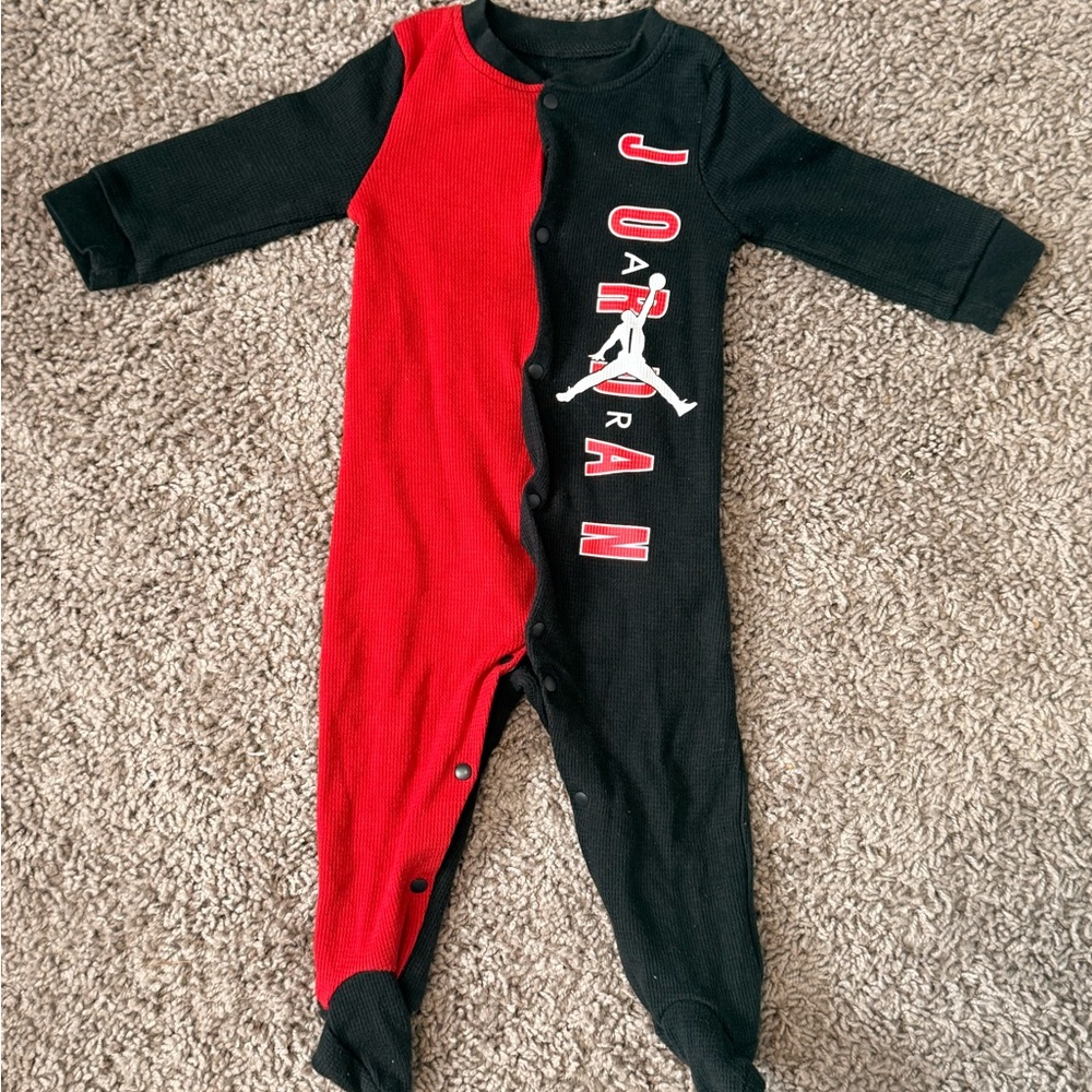 Jordan Kids Black and Red Footie